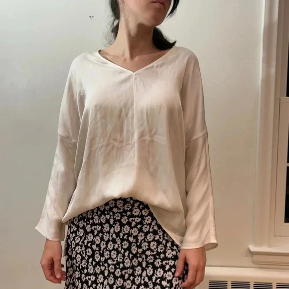 BOSS by Hugo Boss V neck flowy 3 quarter sleeve cream 100% silk blouse US 12/L - Picture 4 of 9